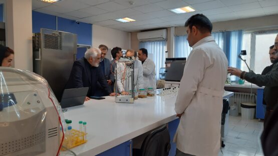 بازدید ریاست عالیه دانشگاه آزاد اسلامی از مرکز تحقیقات بیولوژی کاربردی